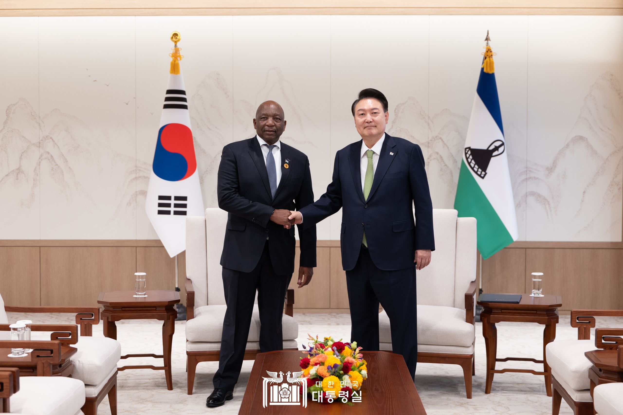 윤석열&nbsp;대통령, 한-아프리카 정상회의 계기 6개 아프리카 국가 정상들과 양자 회담 개최